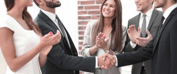 business-team-applauds-its-leaders